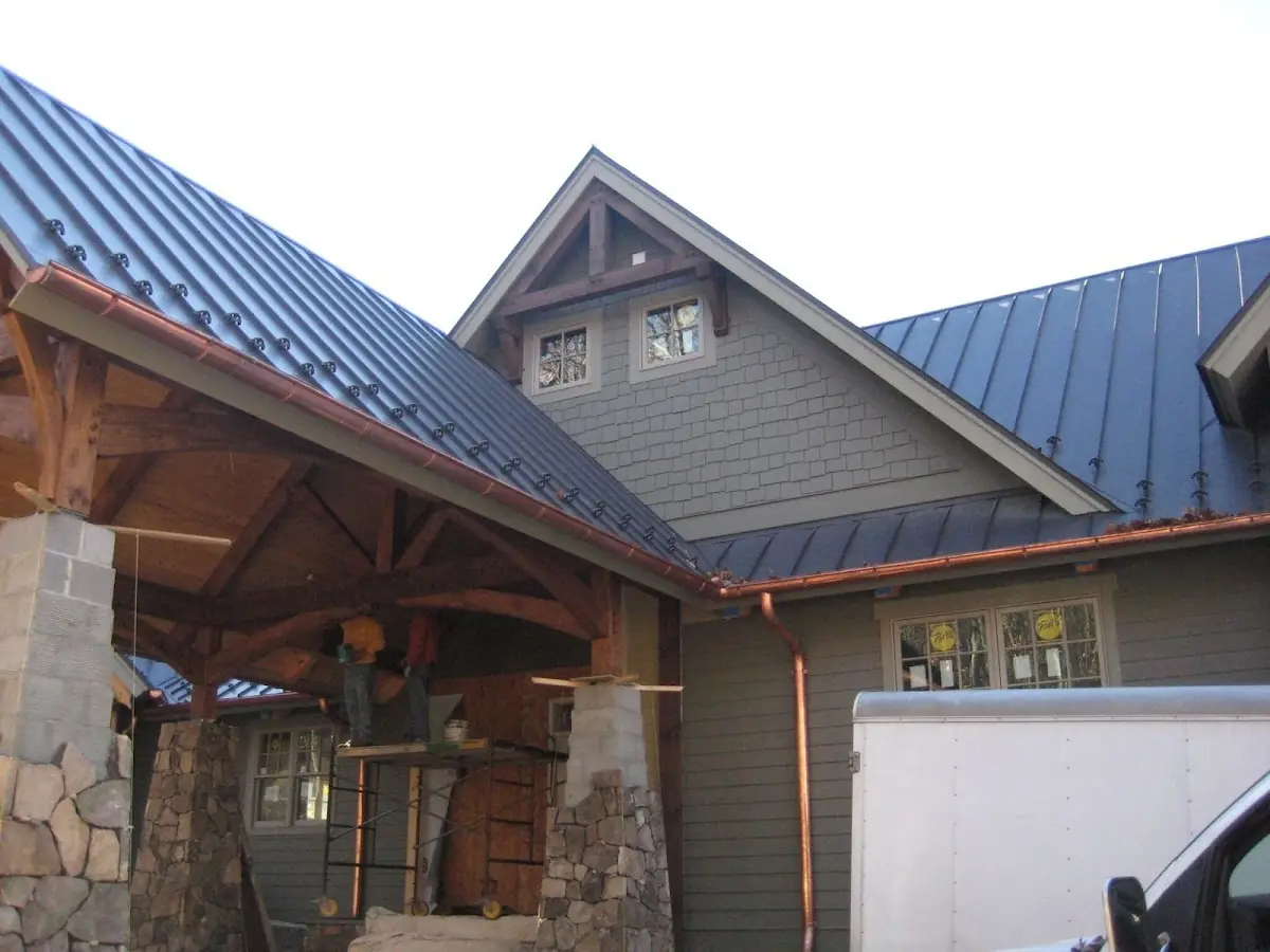Craftsman Roofing team delivering quality roofing work in Acodale